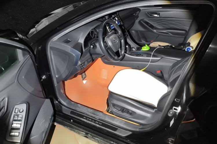 Used Toyota Avalon 2019 Dual-Engine 2.5L XLE Prestige Version China VI Standard Driver Seat