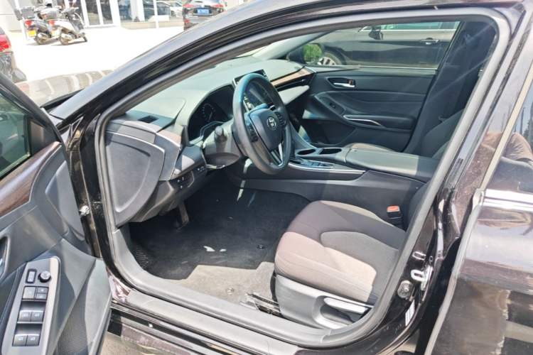 Used Toyota Avalon 2019 2.0L Ambition Edition China VI Driver Seat