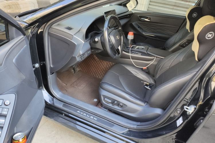 Used Toyota Avalon 2019 Dual-Engine 2.5L XLE Prestige Version China VI Standard Driver Seat