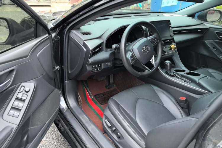 Used Toyota Avalon 2019 Dual-Engine 2.5L Luxury Edition China VI Standard Driver Seat