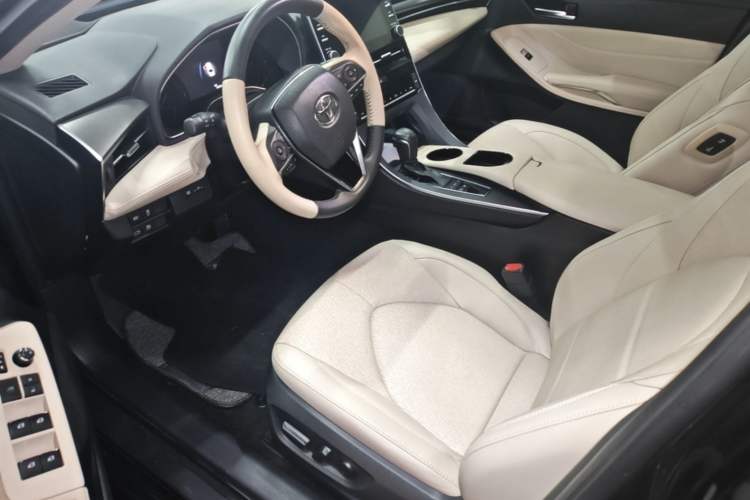 Used Toyota Avalon 2019 Dual-Engine 2.5L Luxury Edition China VI Standard Driver Seat