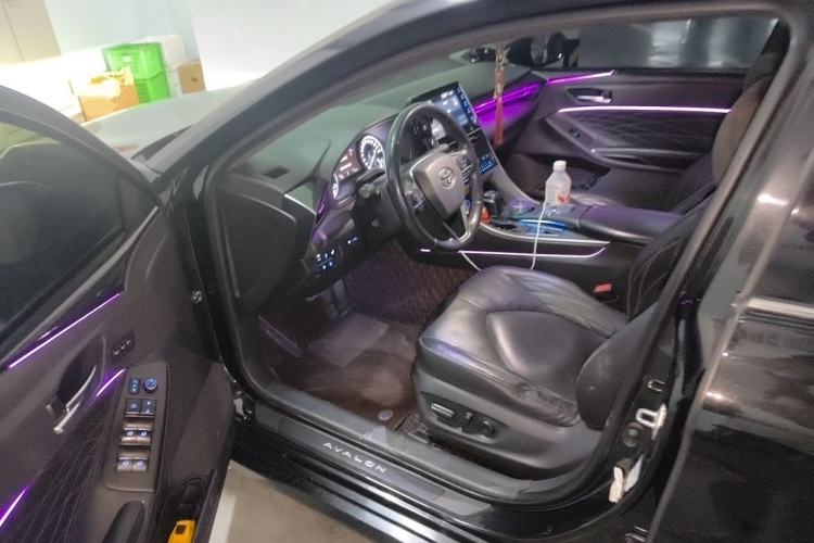 Used Toyota Avalon 2019 Dual-Engine 2.5L Limited Flagship Edition China VI Standard Driver Seat