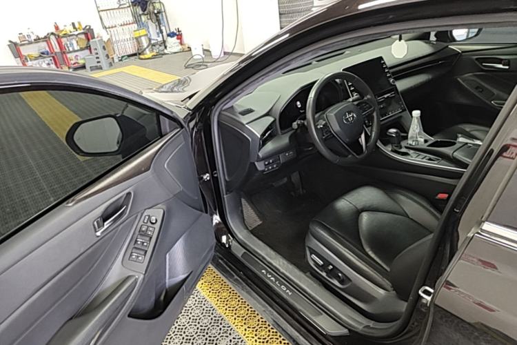 Used Toyota Avalon 2019 2.0L XLE Premium Edition China VI Driver Seat
