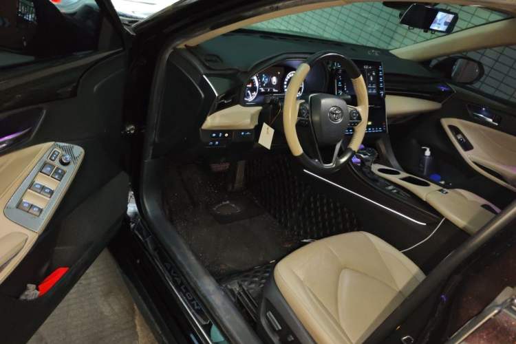 Used Toyota Avalon 2019 Dual-Engine 2.5L Luxury Edition China VI Standard Driver Seat