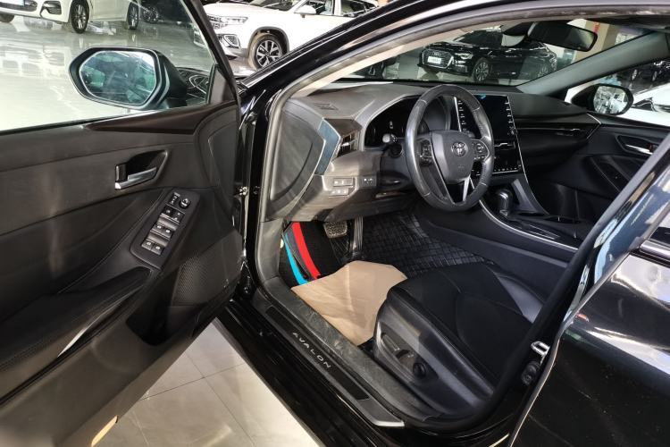 Used Toyota Avalon 2019 2.0L XLE Premium Edition China VI Driver Seat