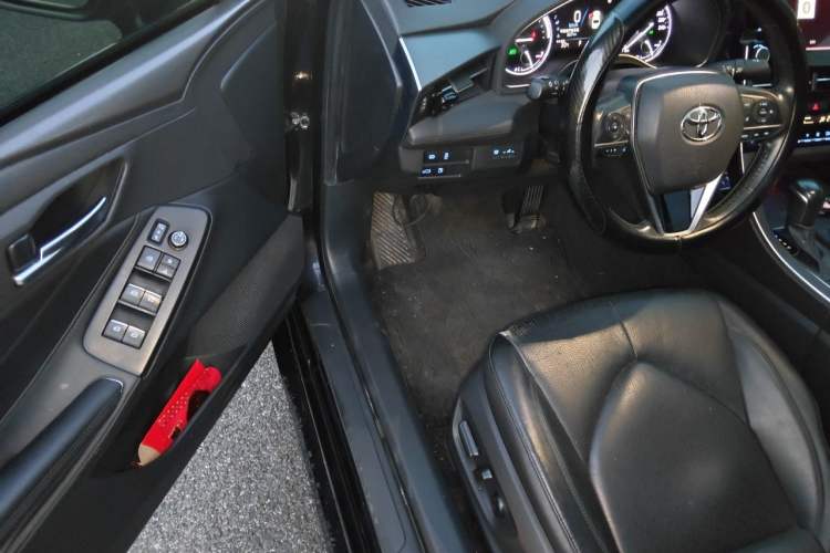 Used Toyota Avalon 2019 Dual-Engine 2.5L Luxury Edition China VI Standard Driver Seat