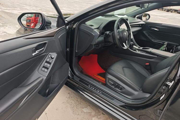 Used Toyota Avalon 2019 2.0L XLE Premium Edition China VI Driver Seat
