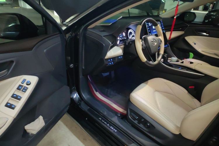 Used Toyota Avalon 2019 2.0L XLE Premium Edition China VI Driver Seat