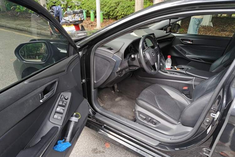 Used Toyota Avalon 2019 Dual-Engine 2.5L Luxury Edition China VI Standard Driver Seat