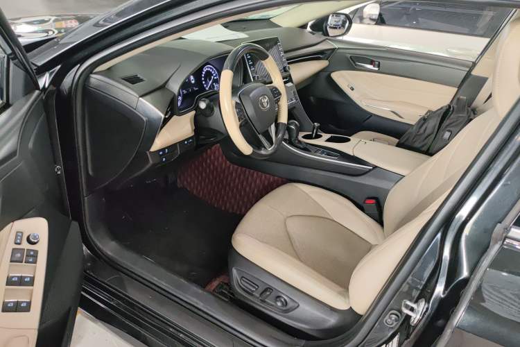 Used Toyota Avalon 2019 Dual-Engine 2.5L Luxury Edition China VI Standard Driver Seat