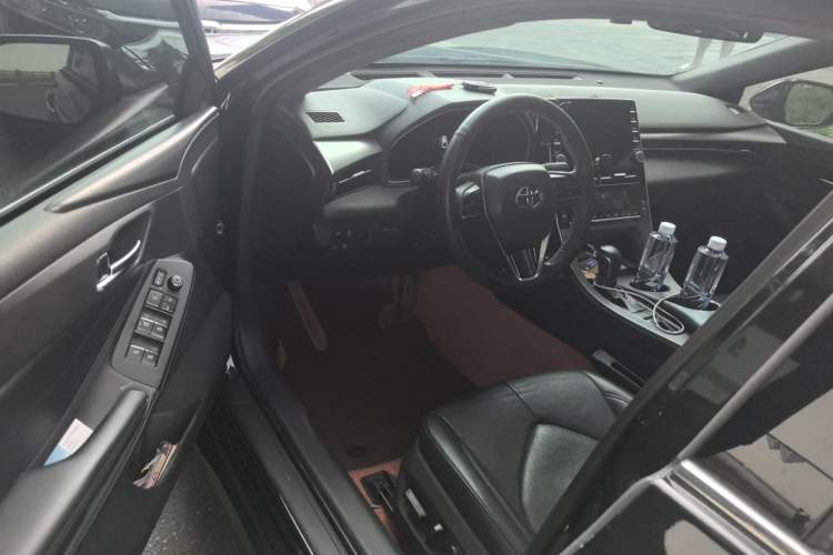 Used Toyota Avalon 2019 Dual-Engine 2.5L Luxury Edition China VI Standard Driver Seat