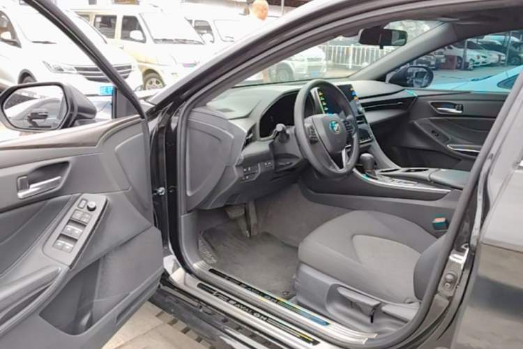 Used Toyota Avalon 2019 2.0L Ambition Edition China VI Driver Seat