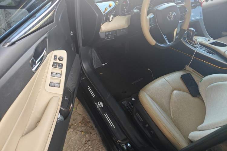 Used Toyota Avalon 2019 Dual-Engine 2.5L Luxury Edition China VI Standard Driver Seat