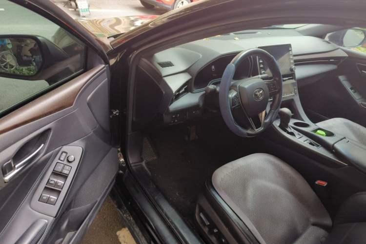 Used Toyota Avalon 2019 2.0L Luxury Edition China VI Standard Driver Seat