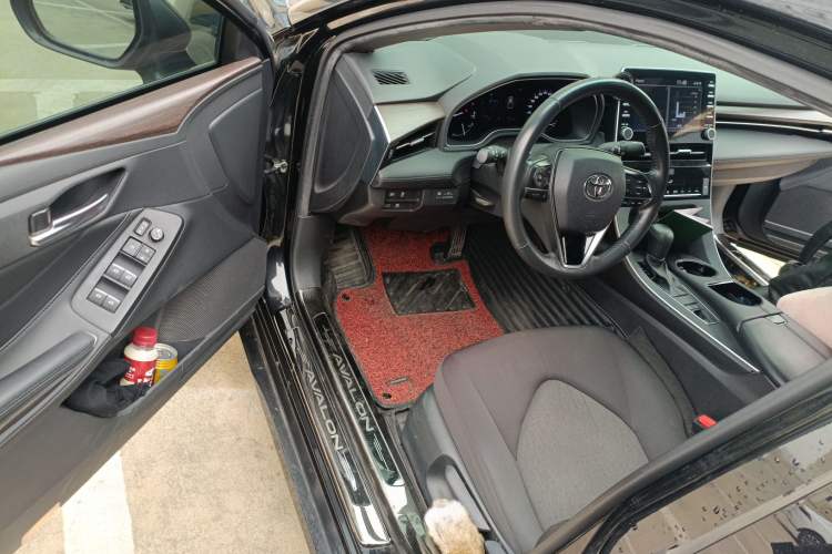 Used Toyota Avalon 2019 2.0L Ambition Edition China VI Driver Seat
