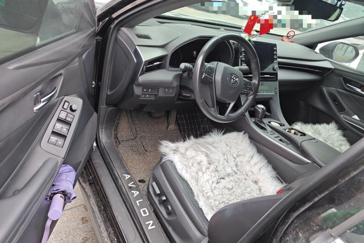 Used Toyota Avalon 2019 Dual-Engine 2.5L Luxury Edition China VI Standard Driver Seat