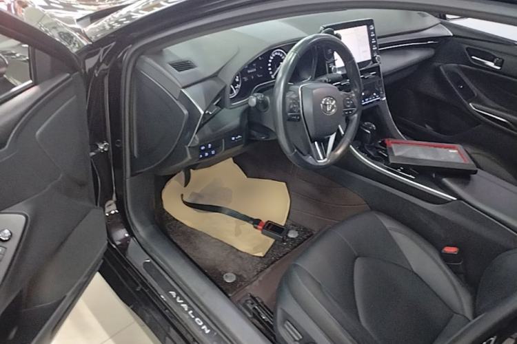 Used Toyota Avalon 2019 2.0L XLE Premium Edition China VI Driver Seat