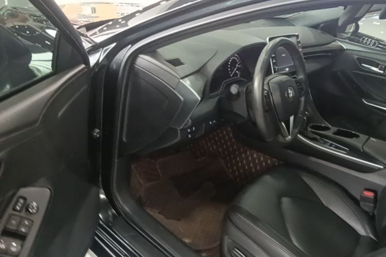 Used Toyota Avalon 2019 Dual-Engine 2.5L Luxury Edition China VI Standard Driver Seat