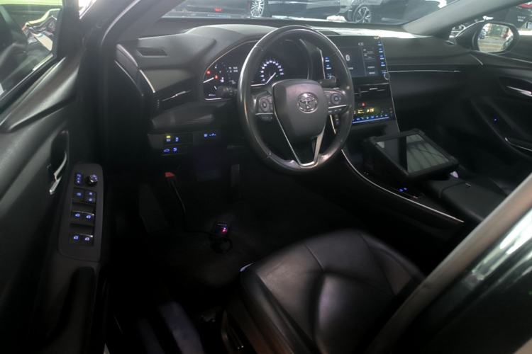 Used Toyota Avalon 2019 2.0L Luxury Edition China VI Standard Driver Seat