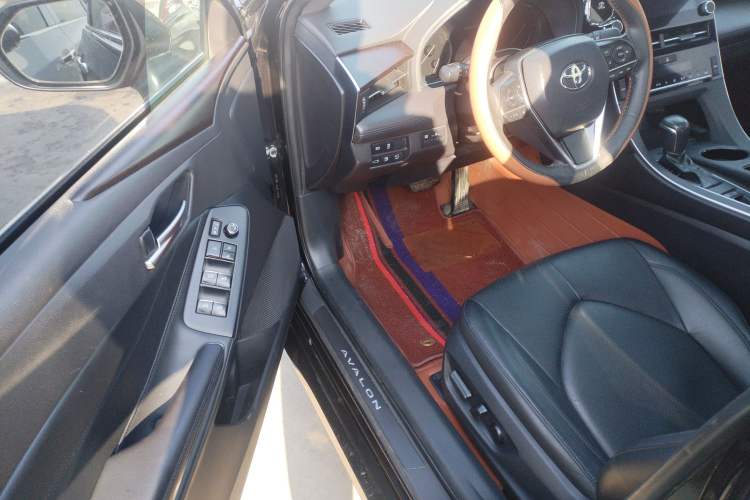 Used Toyota Avalon 2019 2.0L XLE Premium Edition China VI Driver Seat