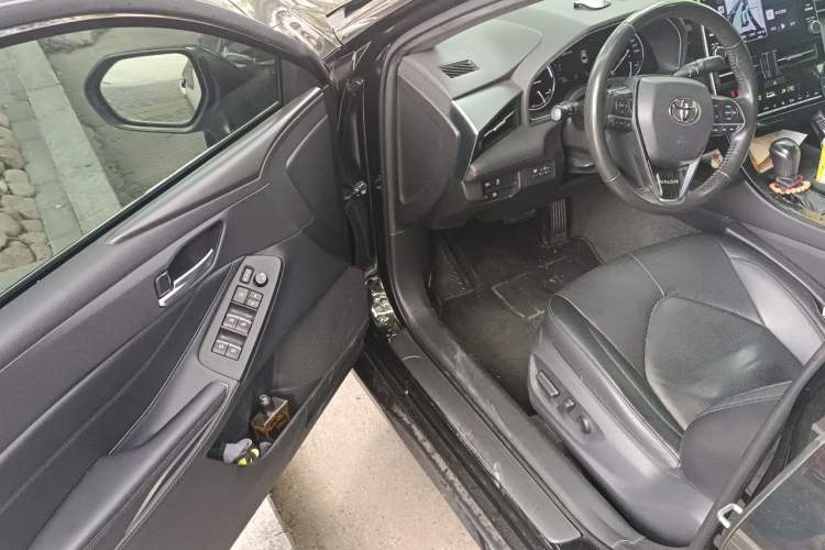 Used Toyota Avalon 2019 Dual-Engine 2.5L Luxury Edition China VI Standard Driver Seat