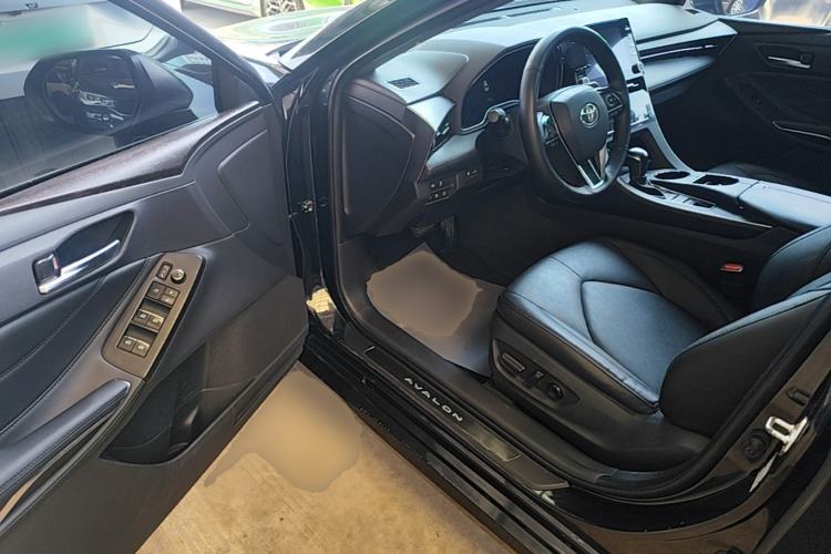 Used Toyota Avalon 2019 2.0L XLE Premium Edition China VI Driver Seat