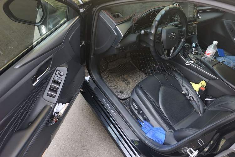 Used Toyota Avalon 2019 Dual-Engine 2.5L XLE Prestige Version China VI Standard Driver Seat