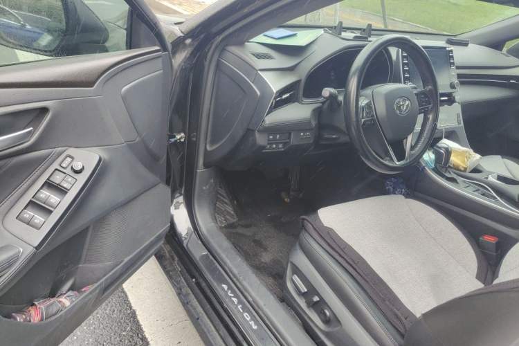 Used Toyota Avalon 2019 2.0L XLE Premium Edition China VI Driver Seat