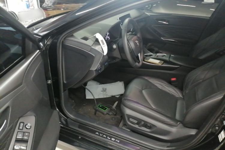 Used Toyota Avalon 2019 Dual-Engine 2.5L XLE Prestige Version China VI Standard Driver Seat