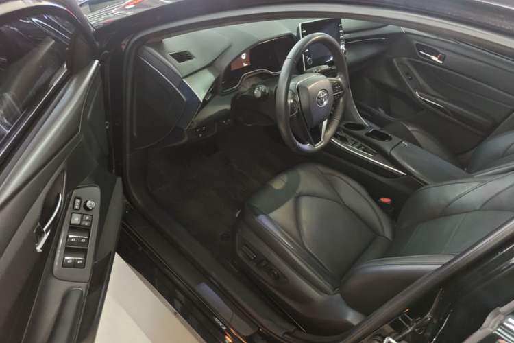 Used Toyota Avalon 2019 Dual-Engine 2.5L Luxury Edition China VI Standard Driver Seat
