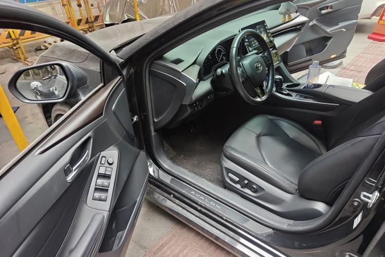 Used Toyota Avalon 2019 2.0L XLE Premium Edition China VI Driver Seat