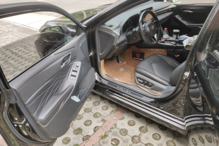 Used Toyota Avalon 2019 Dual-Engine 2.5L Limited Flagship Edition China VI Standard Driver Seat