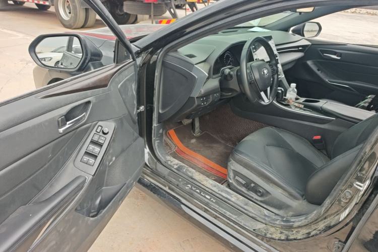 Used Toyota Avalon 2019 2.0L XLE Premium Edition China VI Driver Seat