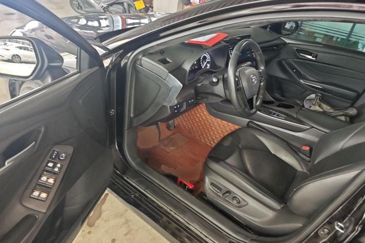Used Toyota Avalon 2019 Dual-Engine 2.5L Luxury Edition China VI Standard Driver Seat