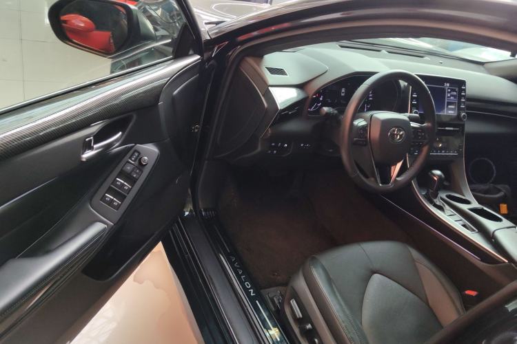 Used Toyota Avalon 2019 2.0L Luxury Edition China VI Standard Driver Seat