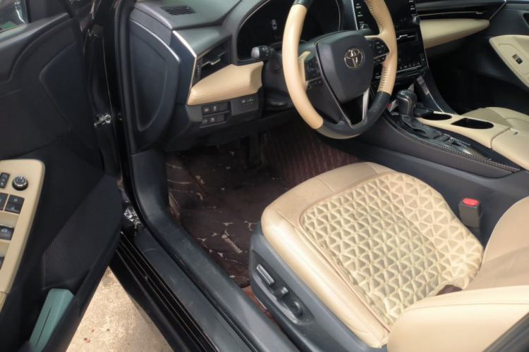 Used Toyota Avalon 2019 Dual-Engine 2.5L Luxury Edition China VI Standard Driver Seat