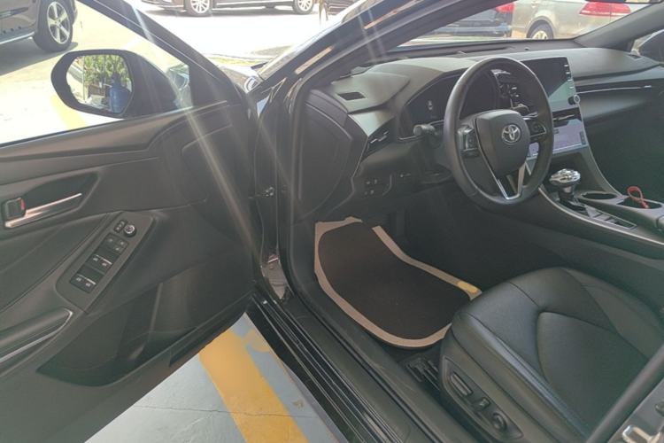 Used Toyota Avalon 2019 Dual-Engine 2.5L Luxury Edition China VI Standard Driver Seat