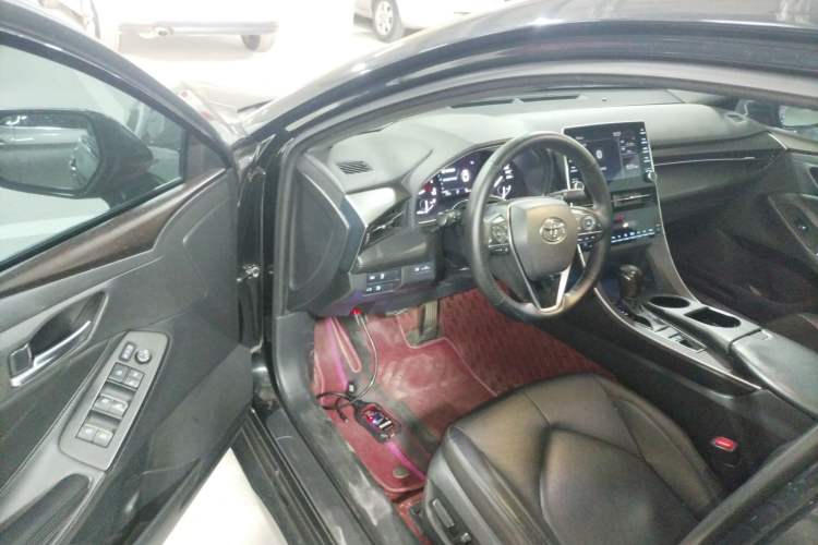 Used Toyota Avalon 2019 2.0L Luxury Edition China VI Standard Driver Seat