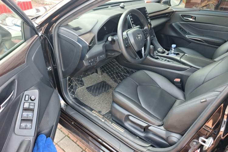 Used Toyota Avalon 2019 2.5L Ambition Version China VI Standard Driver Seat