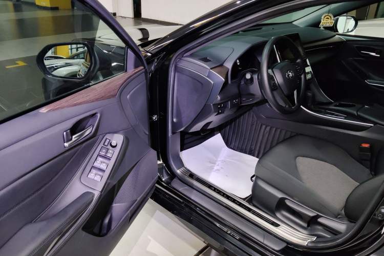 Used Toyota Avalon 2019 2.0L Ambition Edition China VI Driver Seat