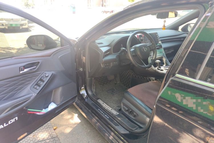 Used Toyota Avalon 2019 2.5L Touring Premium Version China VI Standard Driver Seat