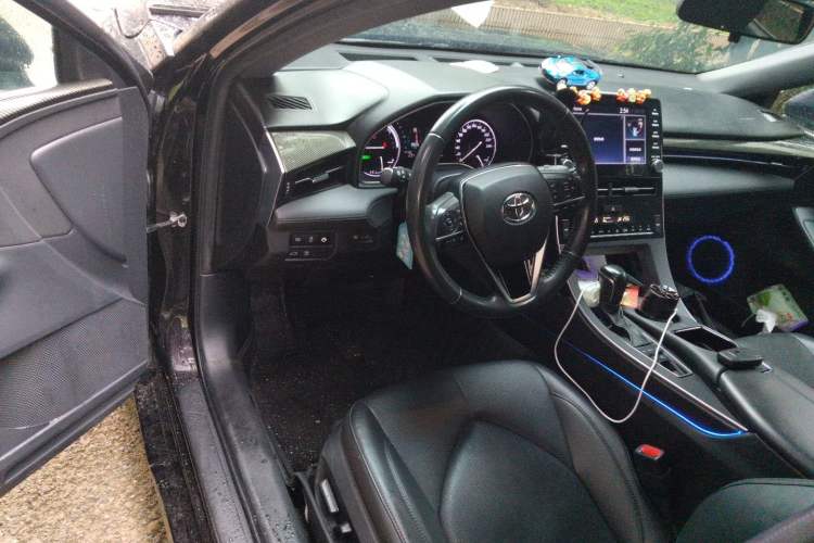 Used Toyota Avalon 2019 Dual-Engine 2.5L Luxury Edition China VI Standard Driver Seat
