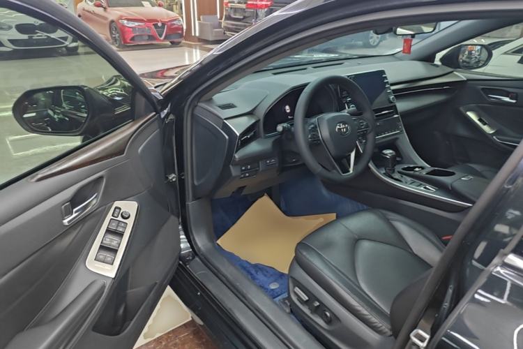 Used Toyota Avalon 2019 2.0L Luxury Edition China VI Standard Driver Seat