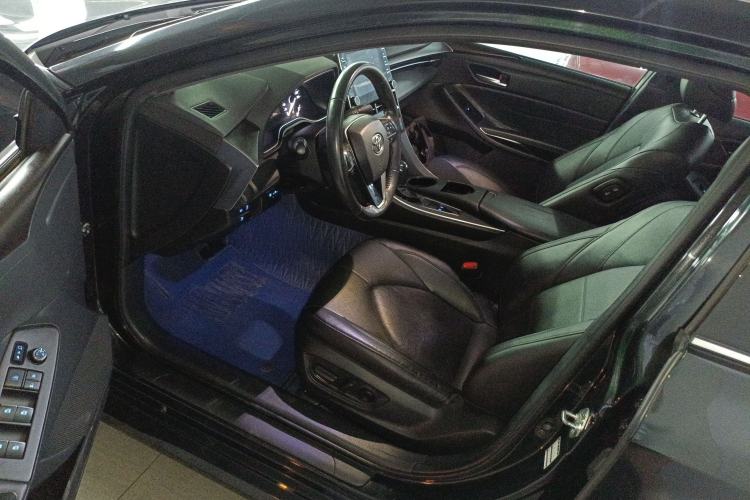 Used Toyota Avalon 2019 2.0L Luxury Edition China VI Standard Driver Seat
