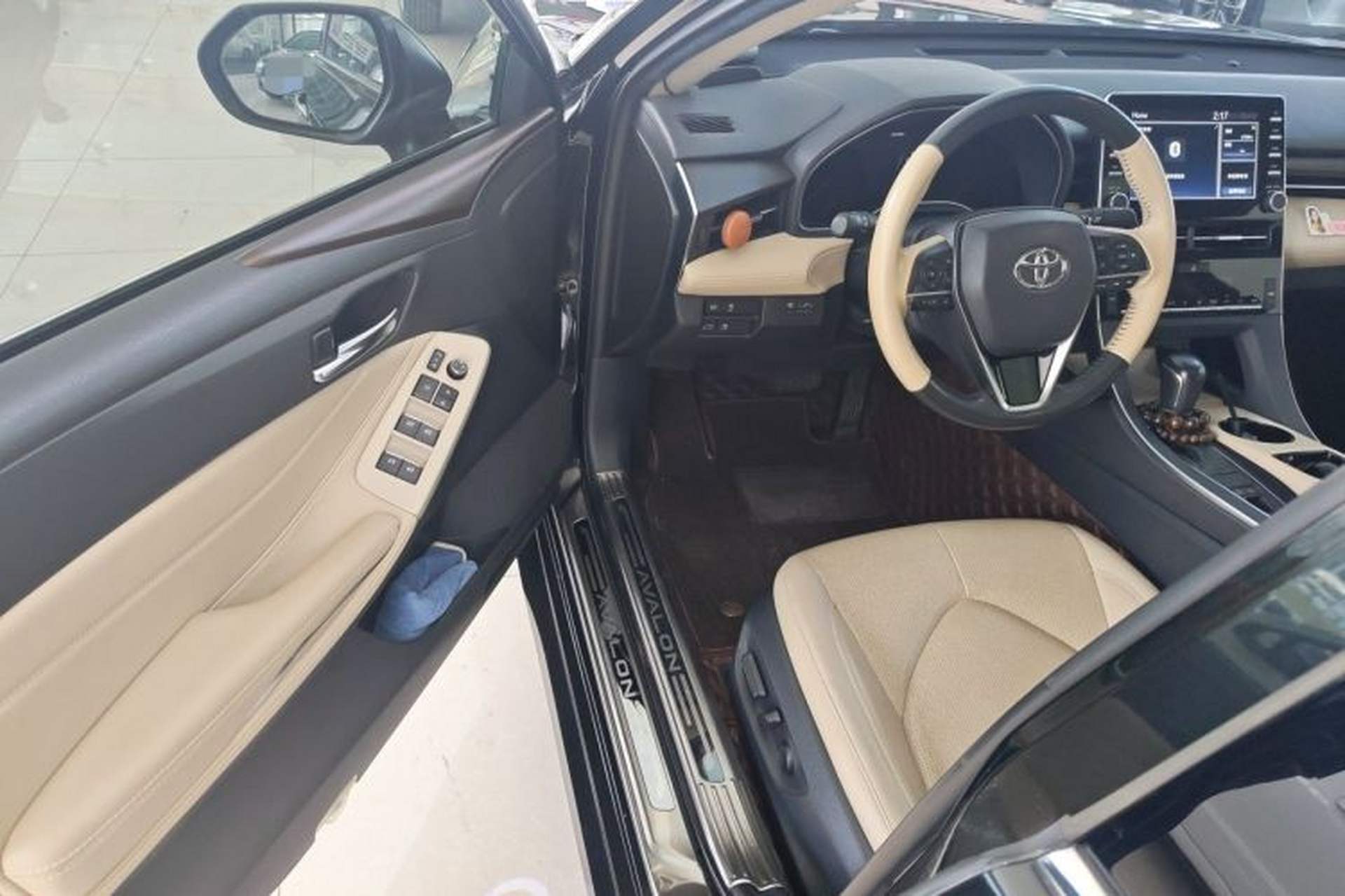 Used Toyota Avalon 2019 2.0L Luxury Edition China VI Standard Driver Seat