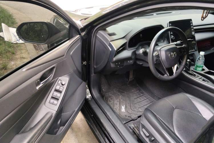 Used Toyota Avalon 2019 Dual-Engine 2.5L Luxury Edition China VI Standard Driver Seat