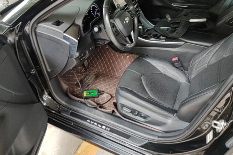 Used Toyota Avalon 2019 2.5L Touring Premium Version China VI Standard Driver Seat