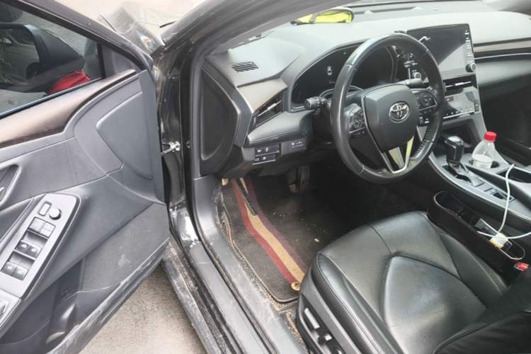 Used Toyota Avalon 2019 2.0L Luxury Edition China VI Standard Driver Seat