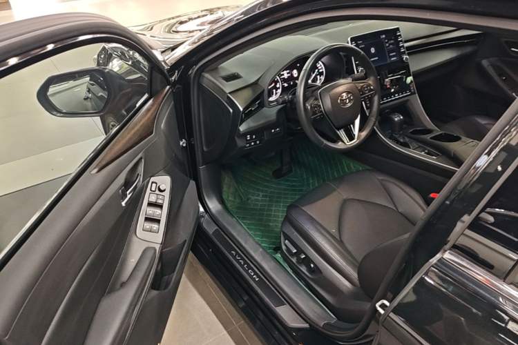 Used Toyota Avalon 2019 2.0L XLE Premium Edition China VI Driver Seat