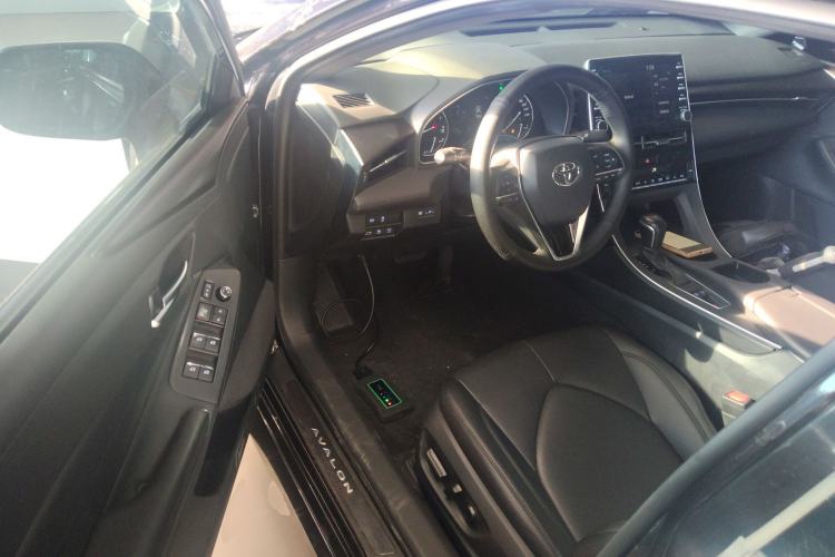 Used Toyota Avalon 2019 2.0L XLE Premium Edition China VI Driver Seat